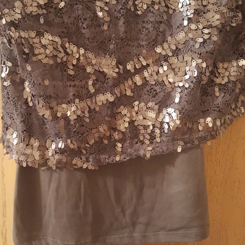 Ladies top - Picture 4 of 4